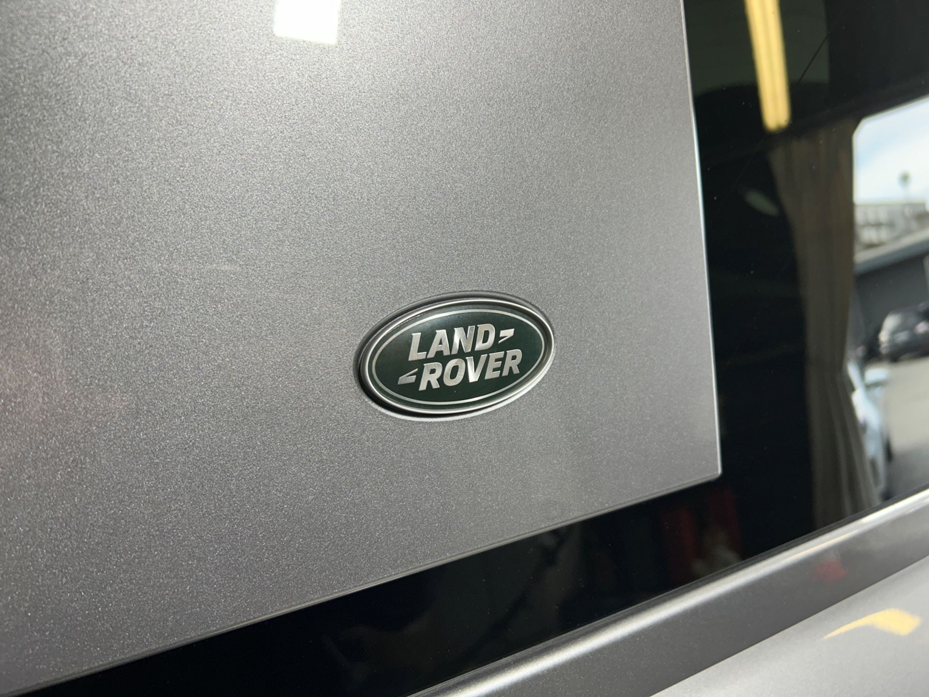 Defender 110 3.0d i6 mhev SE awd 200cv auto - Autoviemme